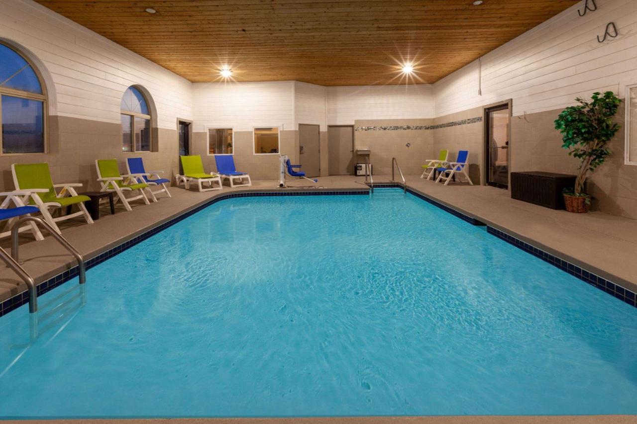 Days Inn By Wyndham Racine/Sturtevant Экстерьер фото